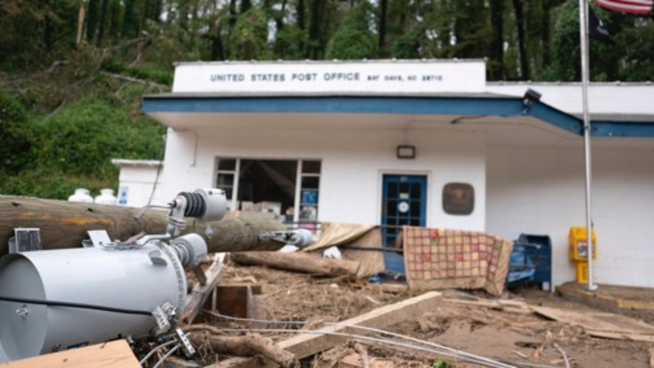 usps-employees-in-hurricane-ravaged-areas-deal-with-loss—and-still-make-their-deliveries