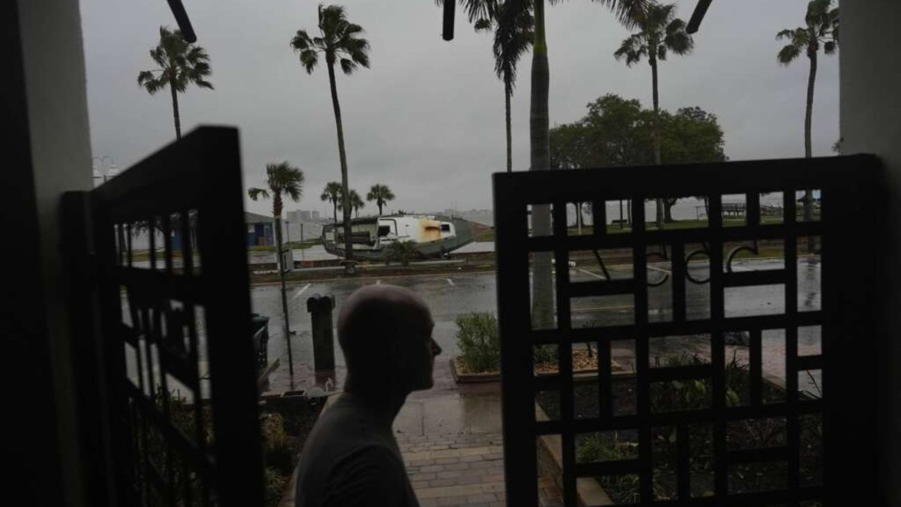 fema-surges-fed-responders-to-florida-ahead-of-milton